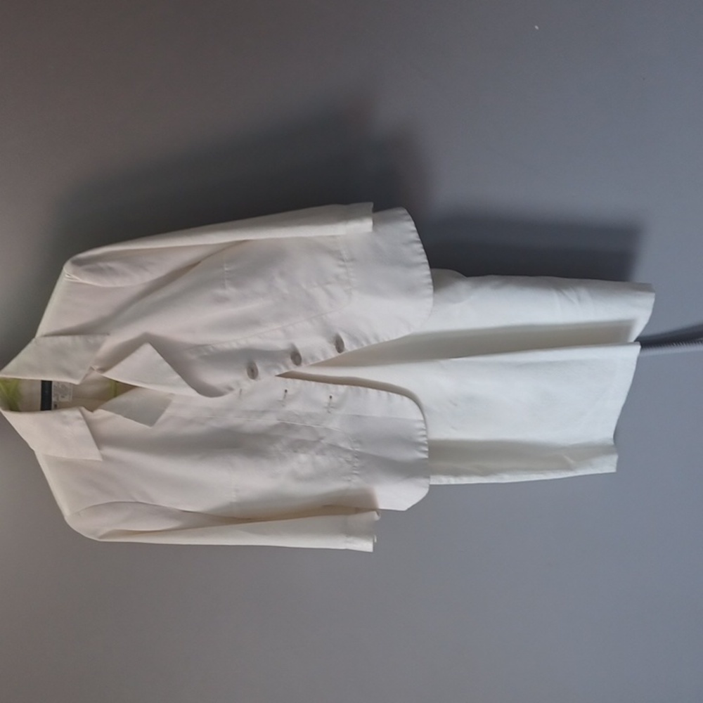 Skirt suit off white